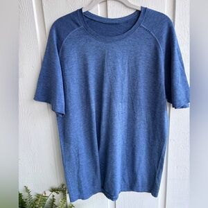 lululemon athletica Men's Blue Short Sleeve Tee